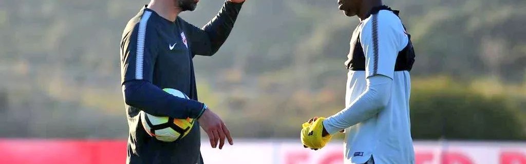  外籍教练带来新风，跑轰战术席卷联盟