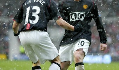  主帅战术调整见效，弱旅逼平领头羊