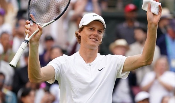  辛纳发球火力全开，蒙特利尔站斩获生涯首冠