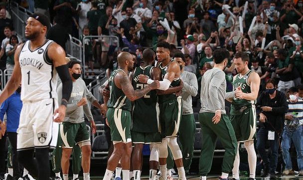  篮网双核合砍六十分惜败雄鹿