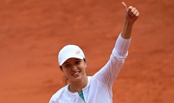  斯维亚泰克横扫群雄，波兰天骄首夺法网