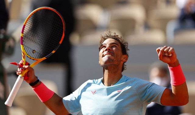  纳达尔强势归来，法网半决赛展王者风范