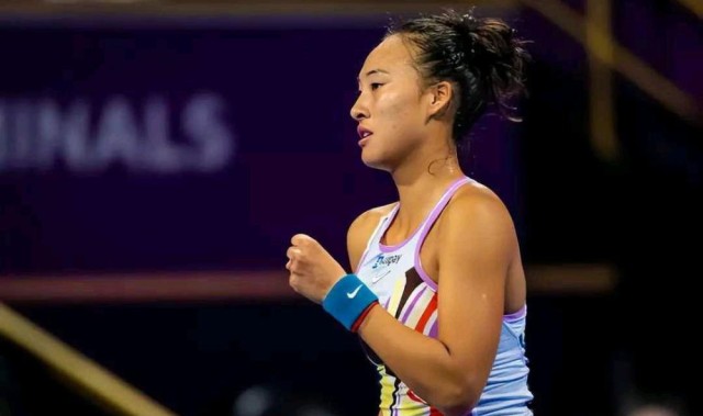  网坛姐妹花同日出战，姐姐胜妹妹上演温情德比