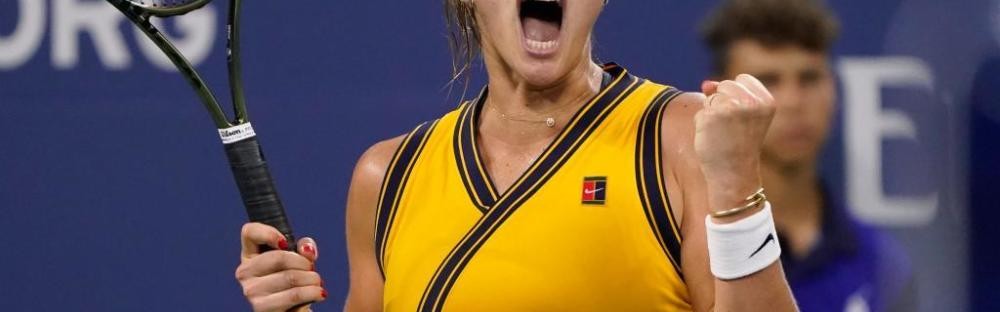  萨巴伦卡发球制胜，澳网捧杯改写格局