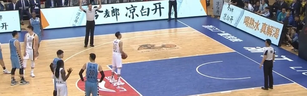  篮球裁判新规实施，防守三秒规则收紧