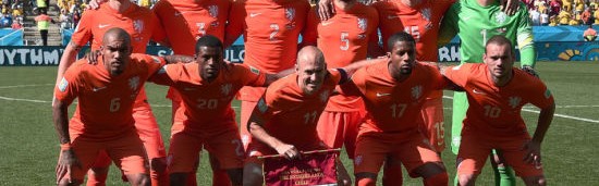  队长袖标激励前行，逆境中展现领袖范