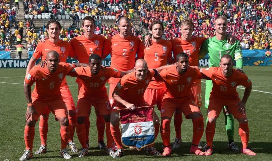  队长袖标激励前行，逆境中展现领袖范