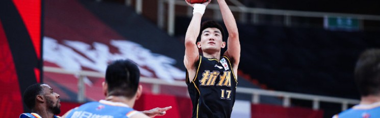  定位球防守现漏洞，致命失误葬送胜果