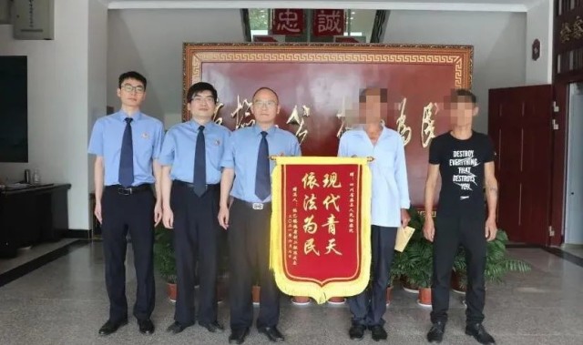  主场地板焕然一新，吉祥物互动暖人心