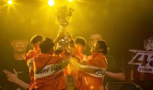  老牌强队强势回归，电竞豪门重夺桂冠