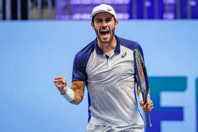  弗里茨挽救赛点，奥斯汀站逆转进决赛