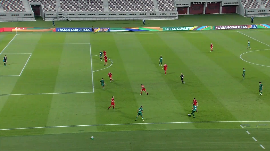  法国甲組足球聯賽呈现群雄逐鹿格局榜首多次易主