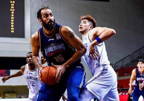  外援双响炮定乾坤，升班马客场奏凯