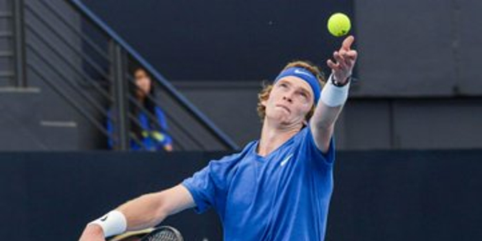  卢布列夫五盘鏖战，巴黎大师赛险胜晋级决赛