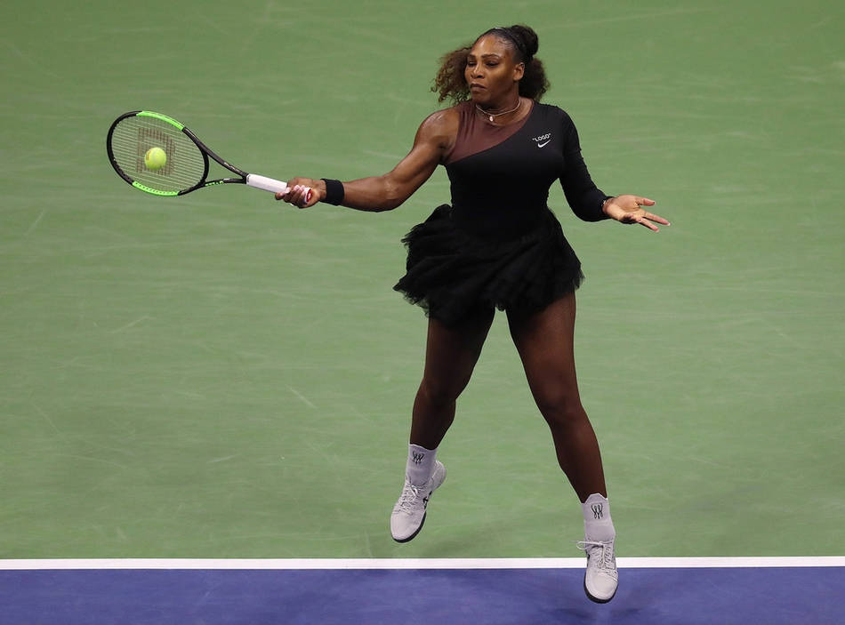  莱巴金娜发球上网战术制霸赛场