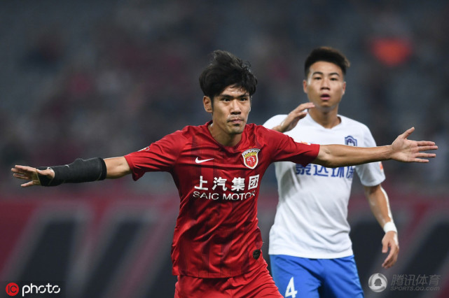  中超首轮激战正酣，多场对决上演进球盛宴