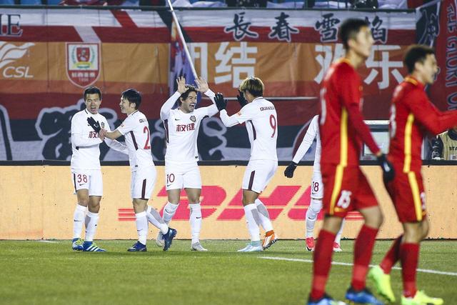  中超联赛迎来关键战，争冠保级白热化